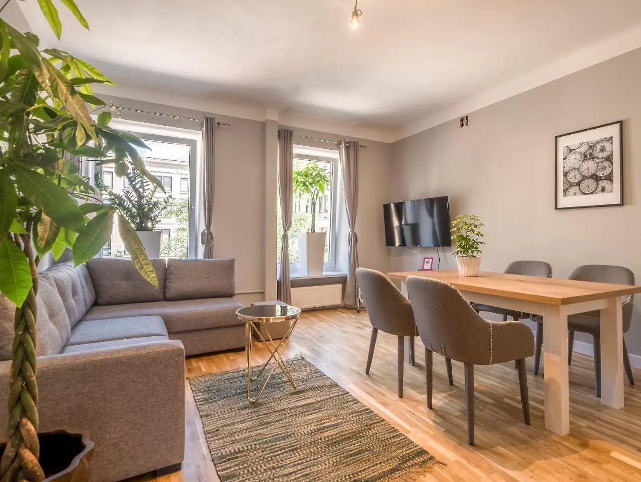 White Residence 4Rooms - City Center Warsaw Apartment