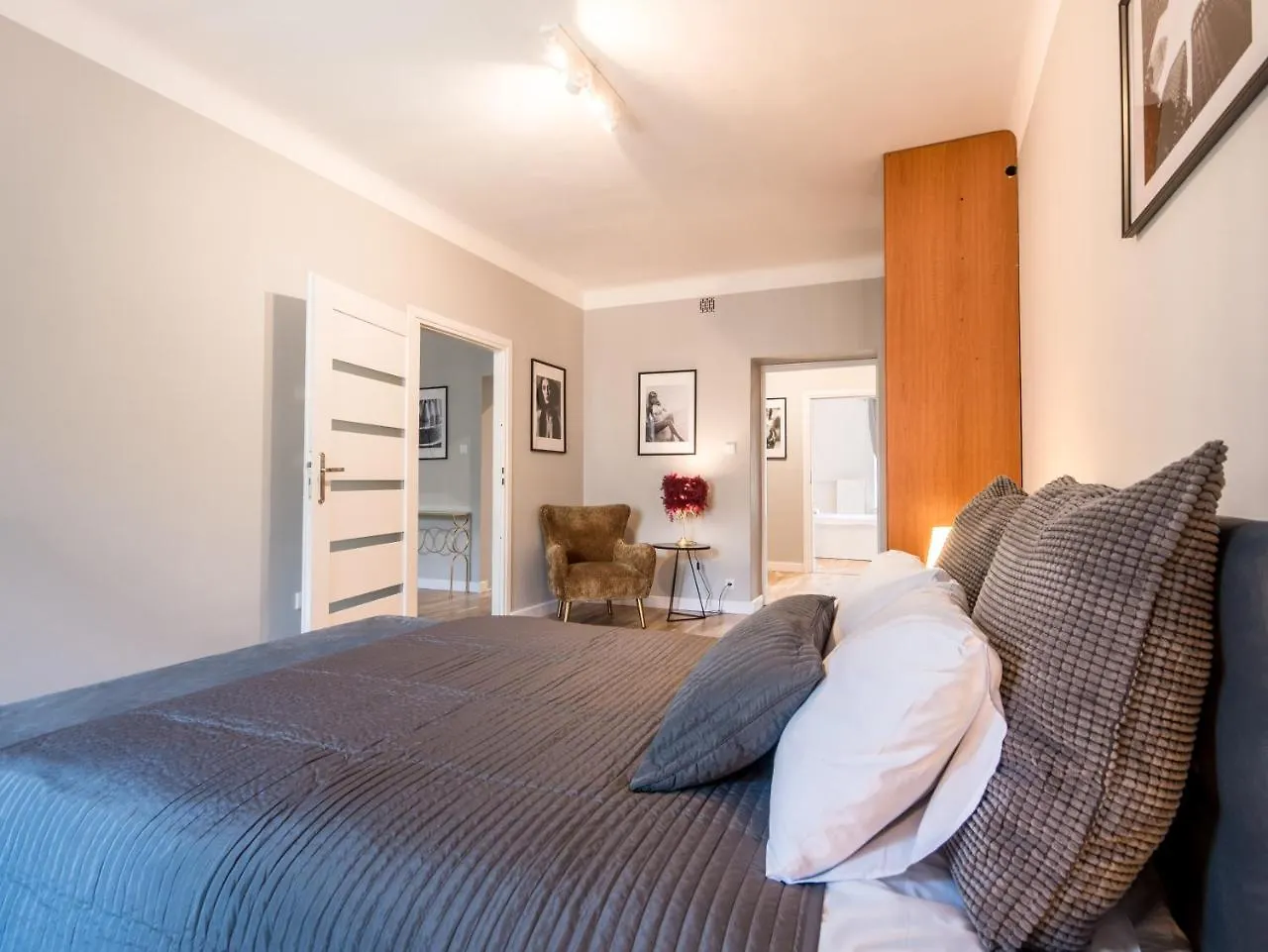 White Residence 4Rooms - City Center Warsaw