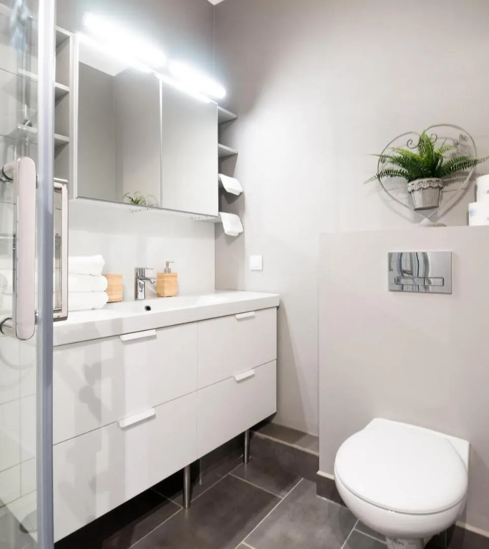 White Residence 4Rooms - City Center Warsaw Apartment