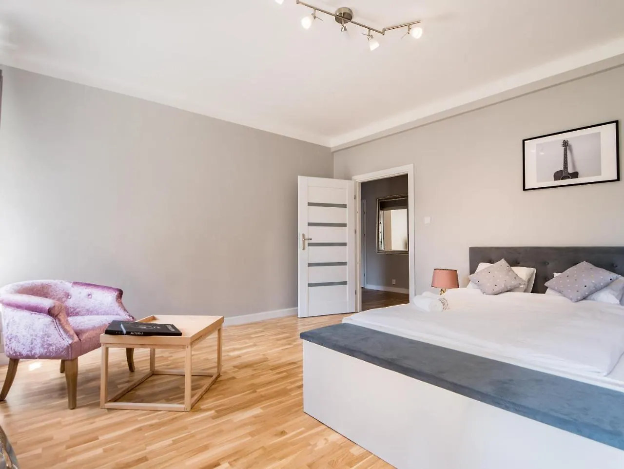 White Residence 4Rooms - City Center Warsaw