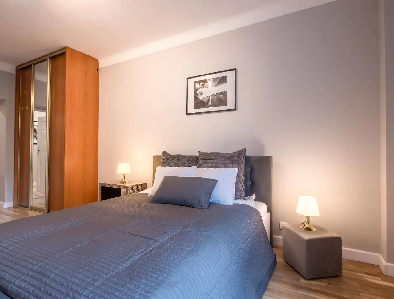 White Residence 4Rooms - City Center Warsaw 0*,  Poland